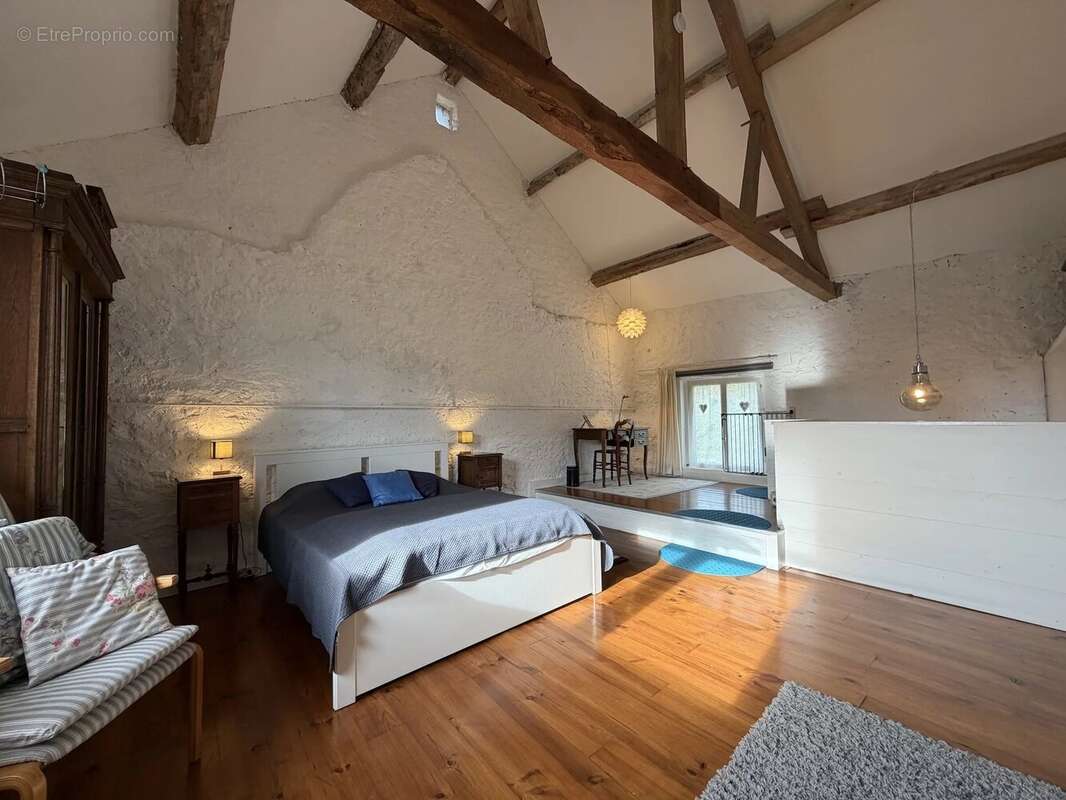 Maison à MONTIGNY-EN-MORVAN