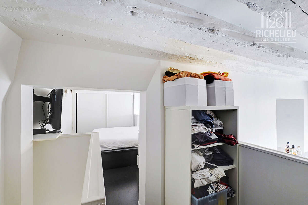 Appartement à PARIS-1E