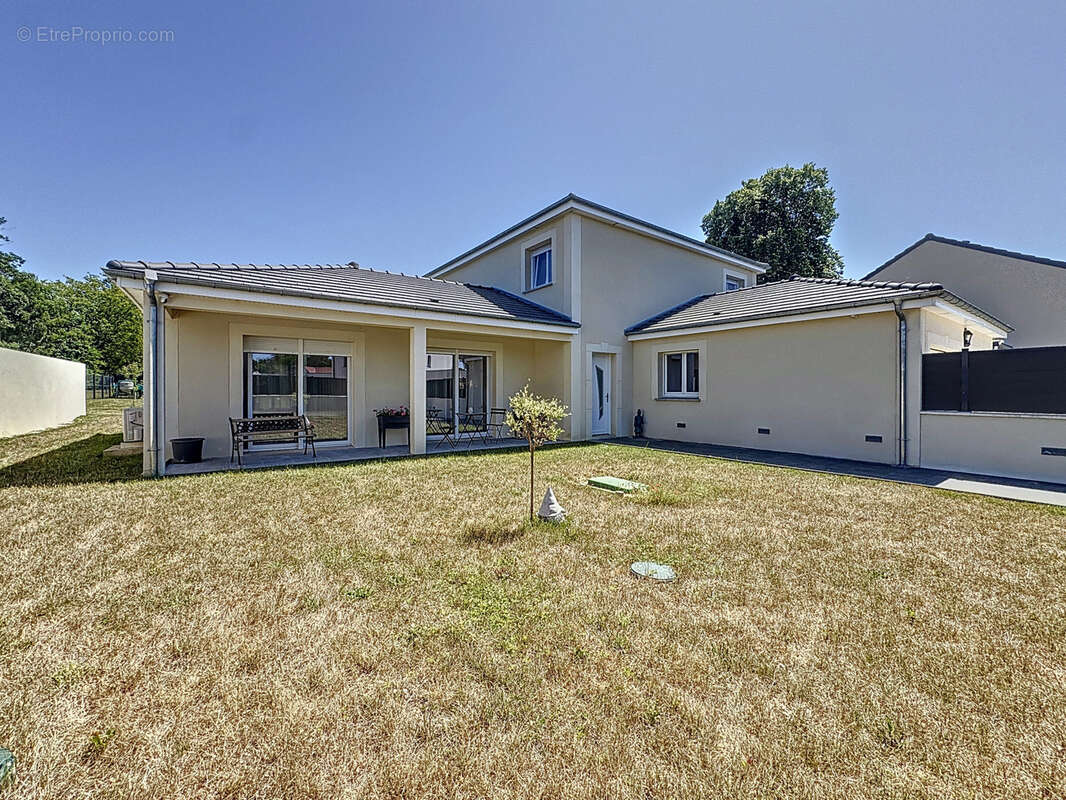 Maison à MONTIGNY-SUR-VESLE