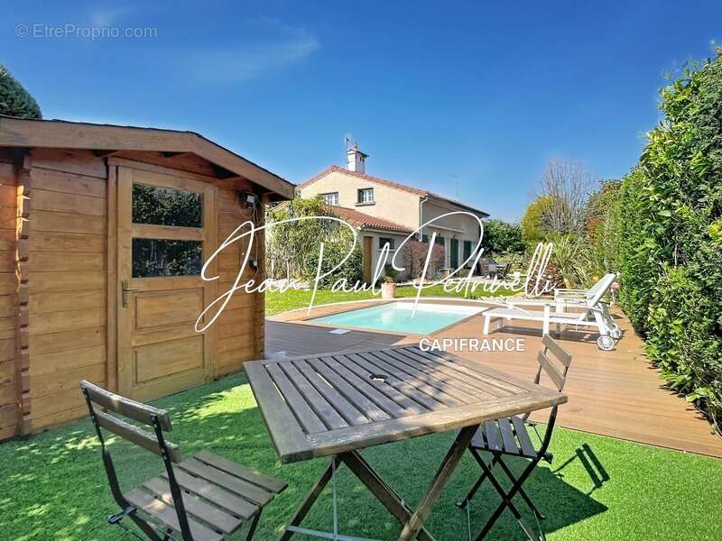 Maison à SAINT-GENIS-LAVAL