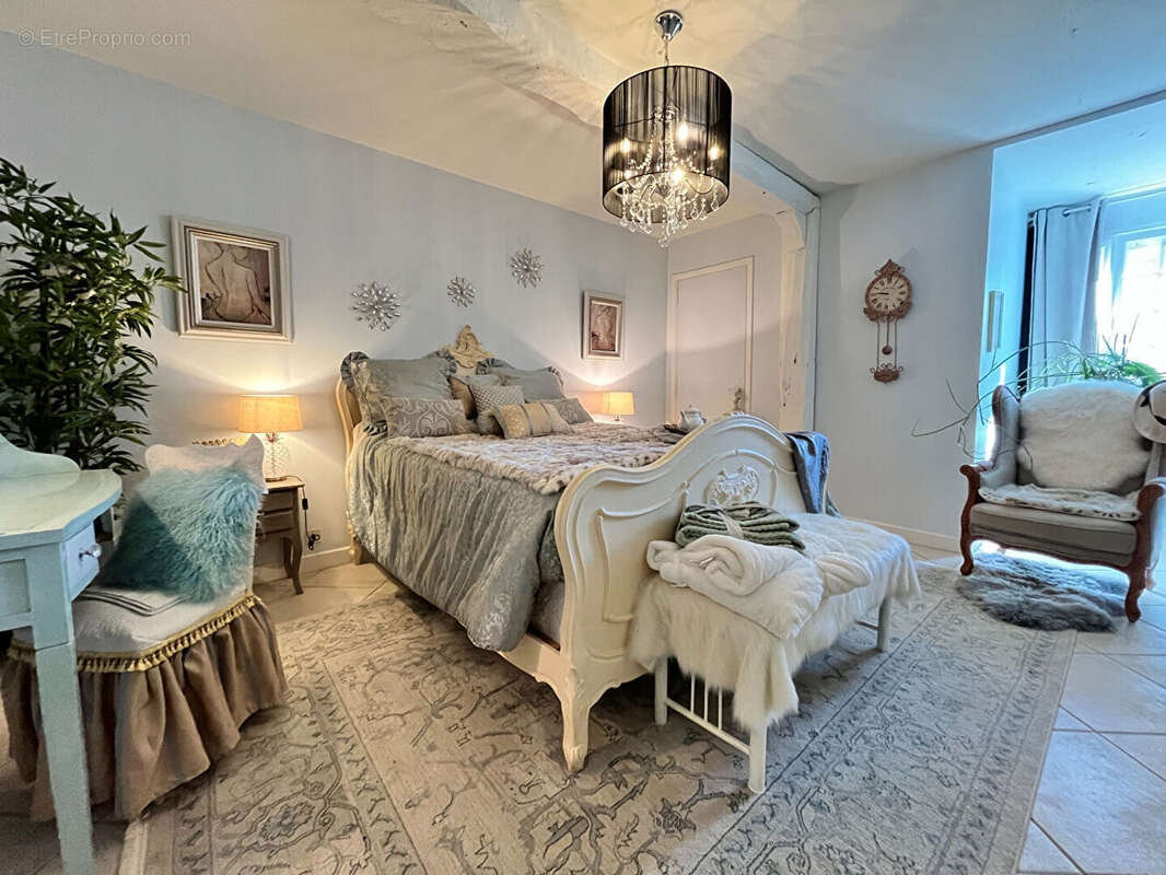 Maison à SAINTE-LIVRADE-SUR-LOT