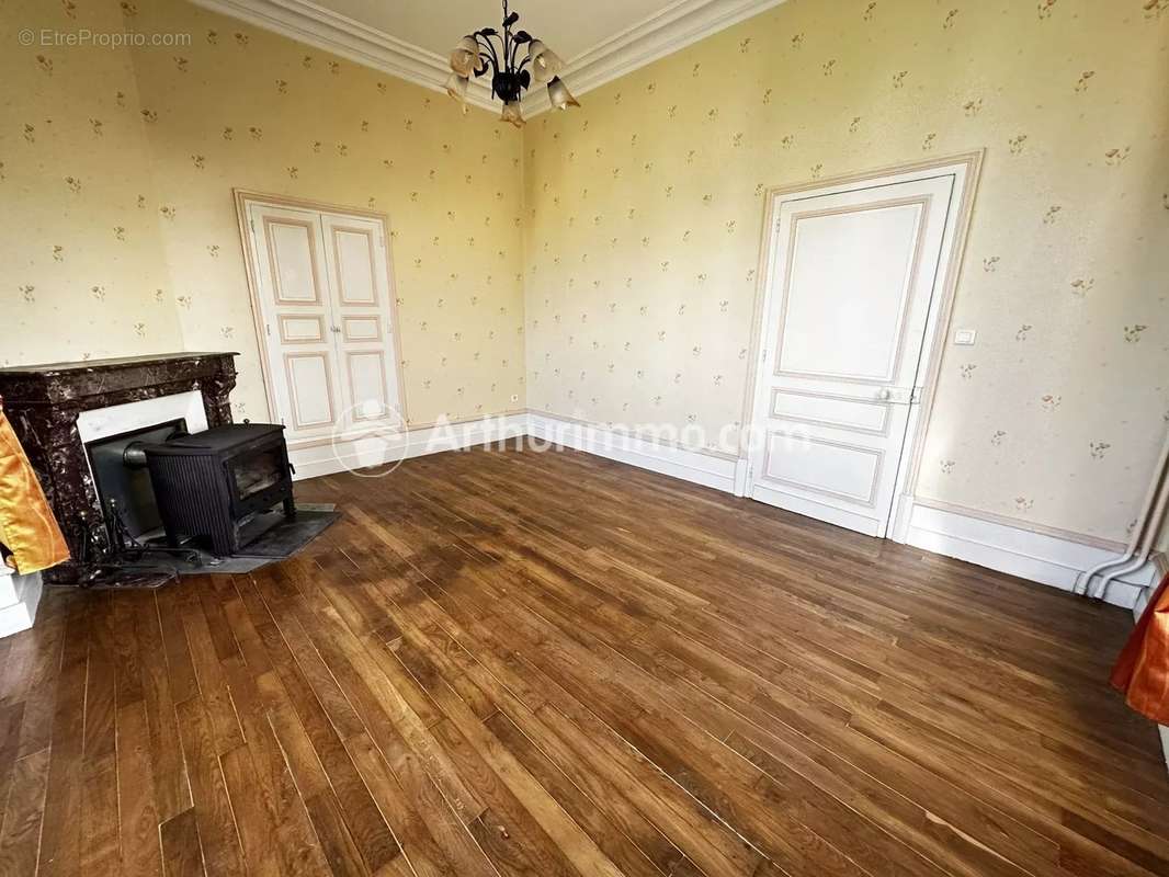 Maison à SAINT-ASTIER