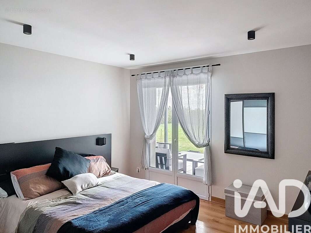 Maison 220 m² à Orcemont  - photo 8