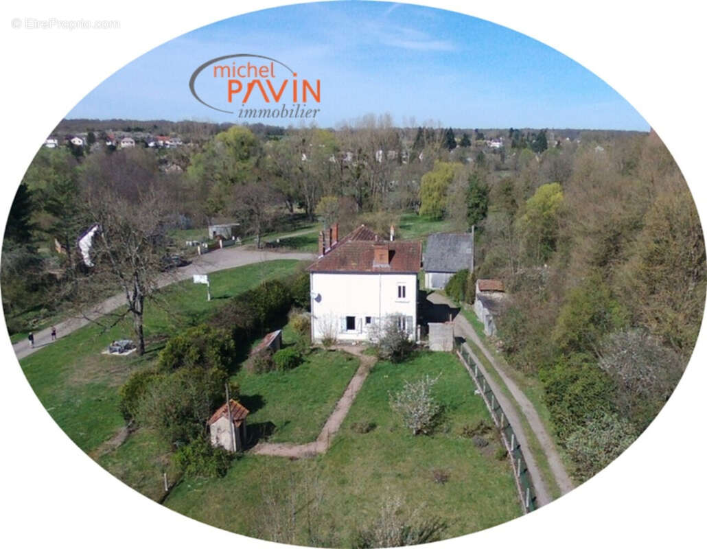 Maison à JOUET-SUR-L'AUBOIS