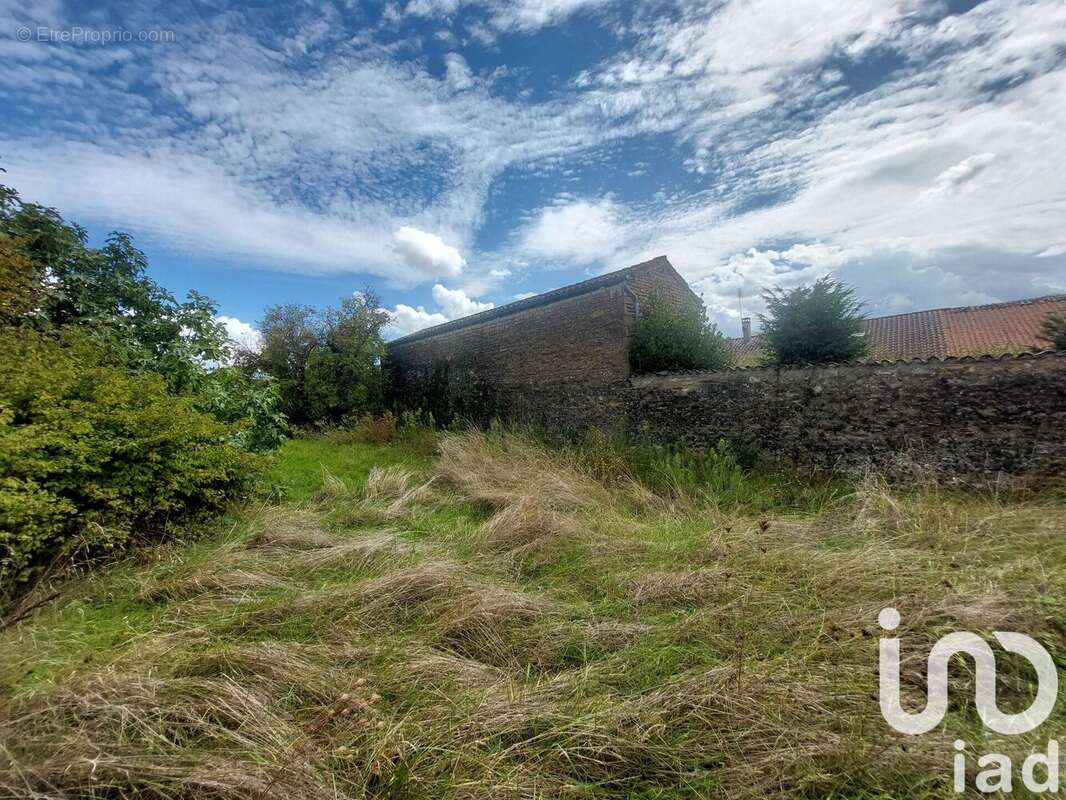 Photo 2 - Terrain à PRISSE