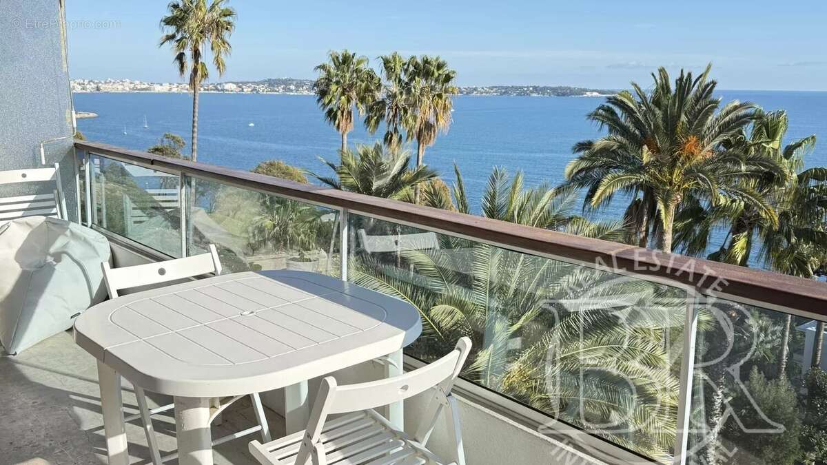 Appartement à VALLAURIS