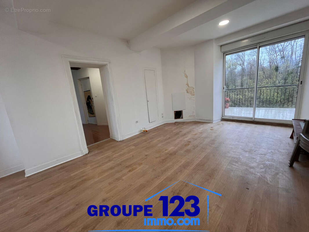 Appartement à BRIENON-SUR-ARMANCON