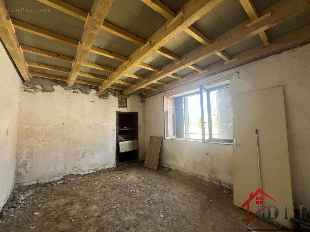 maison de village de type f6, 160 m2 sur un terrain de 2250 - photo 6