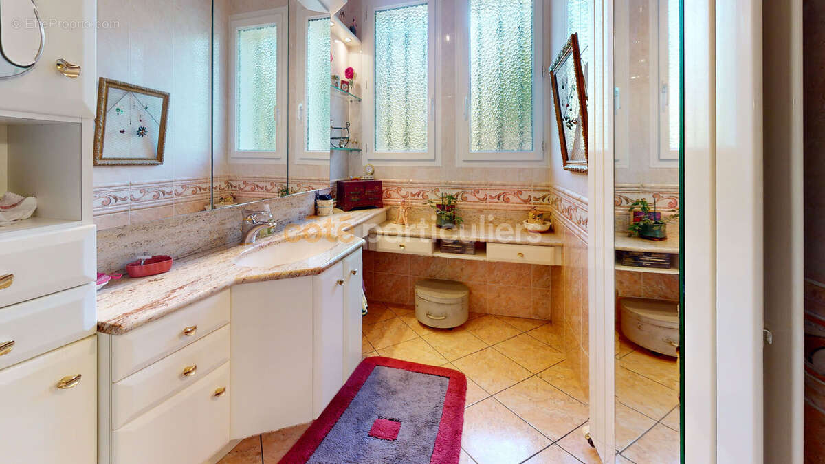 Maison à LE VAL-SAINT-PERE