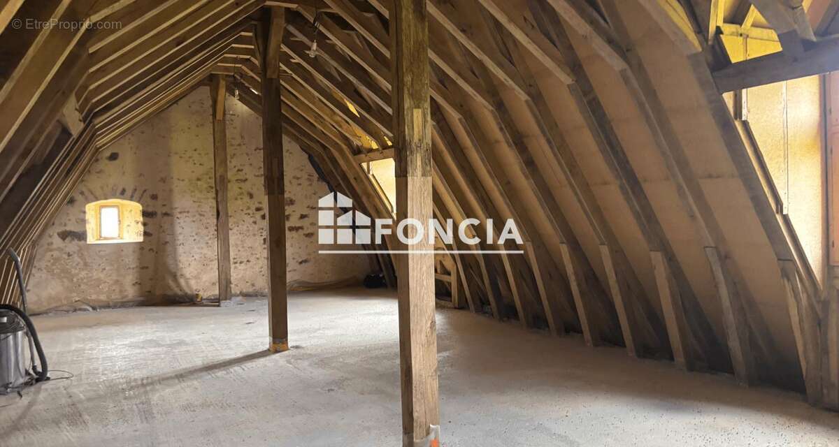Maison à CONLIE