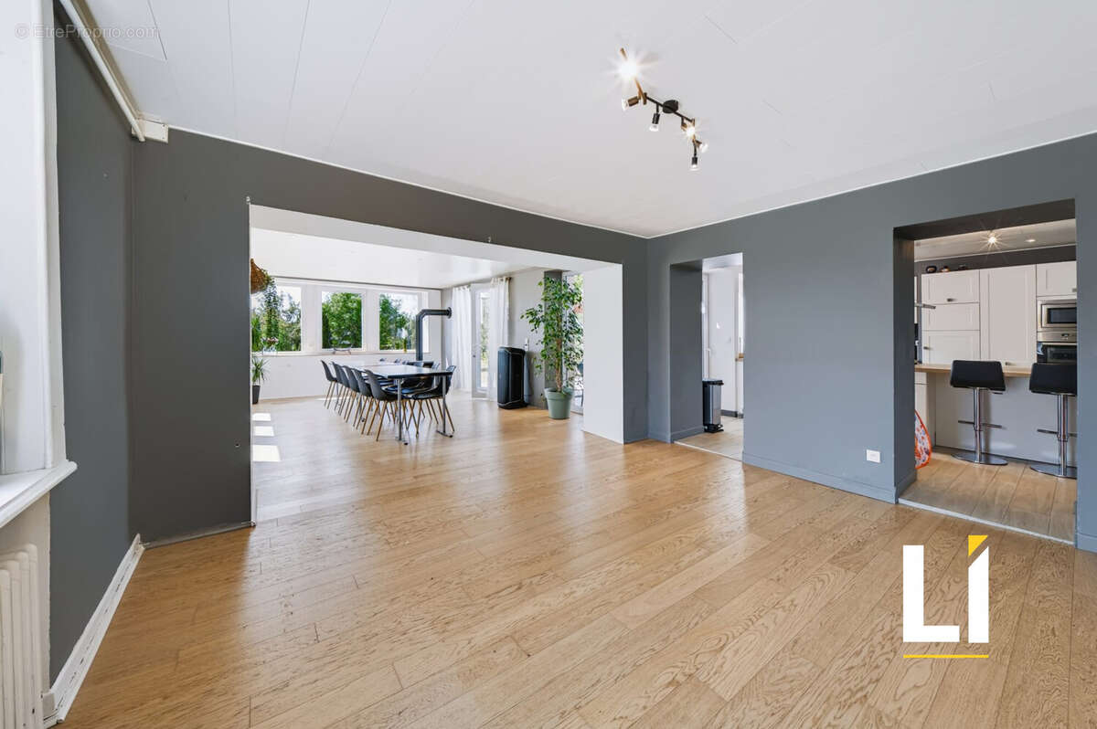 Maison 236 m² à Les Ecorces  - photo 7