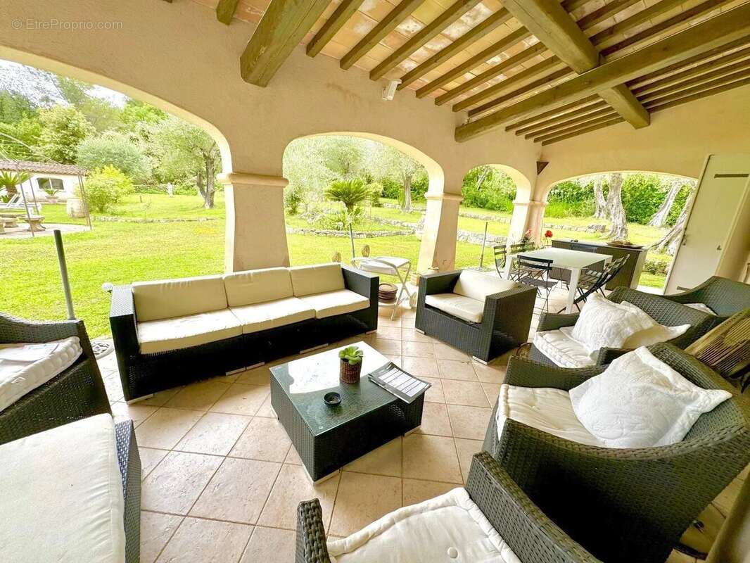 37mn cannes à speracedes vente villa individuelle sur terrain plat avec piscine - photo 2