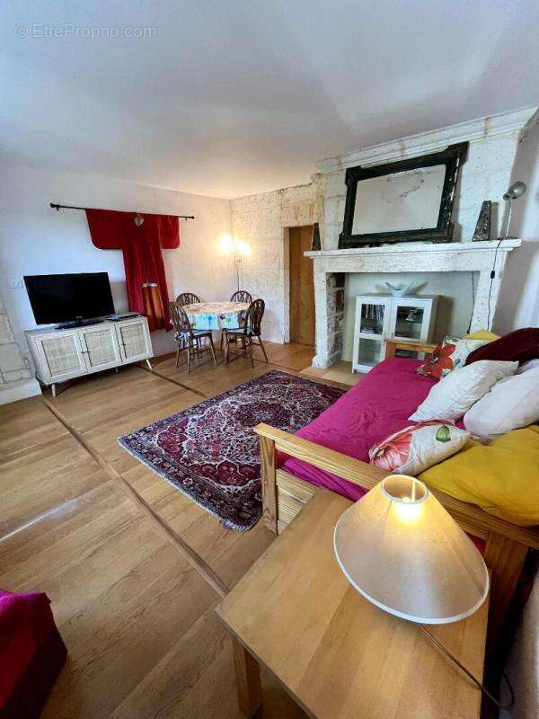 Maison à BOURDEILLES