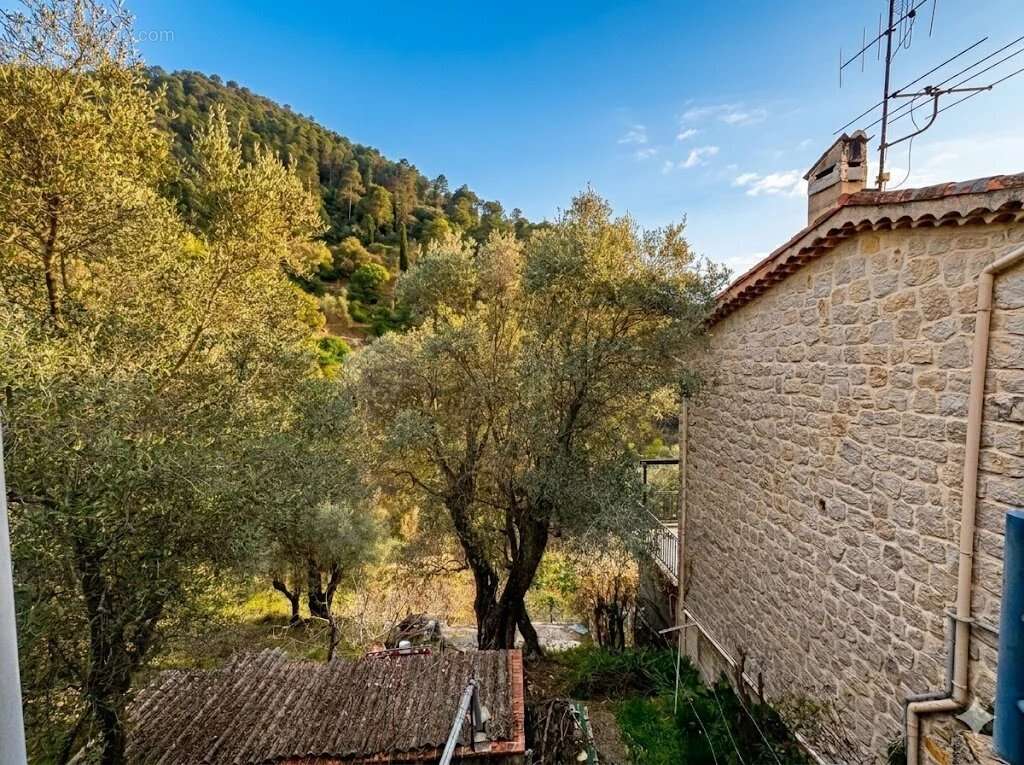 Maison à TOURRETTE-LEVENS