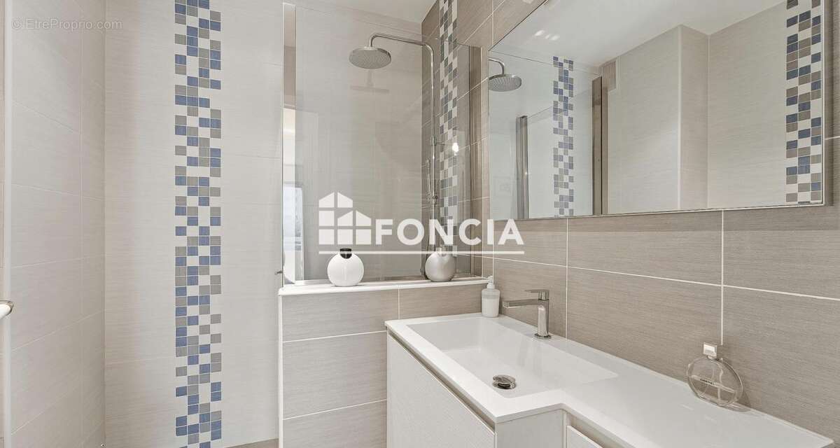 NICE OUEST - Rare : T4 89 m² baigné de lumière - 17 m² de balcons Sud-Ouest - 3ème étage - Box & cave - DPE B - photo 7