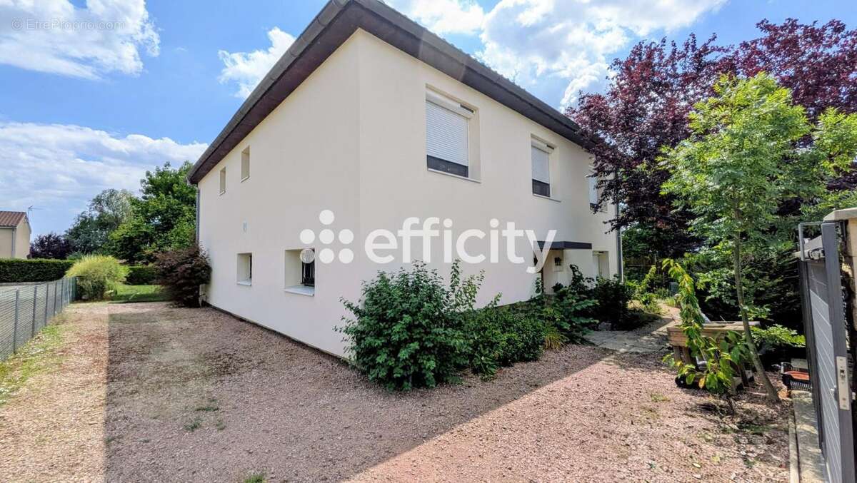 Maison à CRECHES-SUR-SAONE