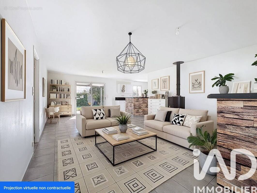 Photo 1 - Maison à SAINTE-RADEGONDE-DES-NOYERS