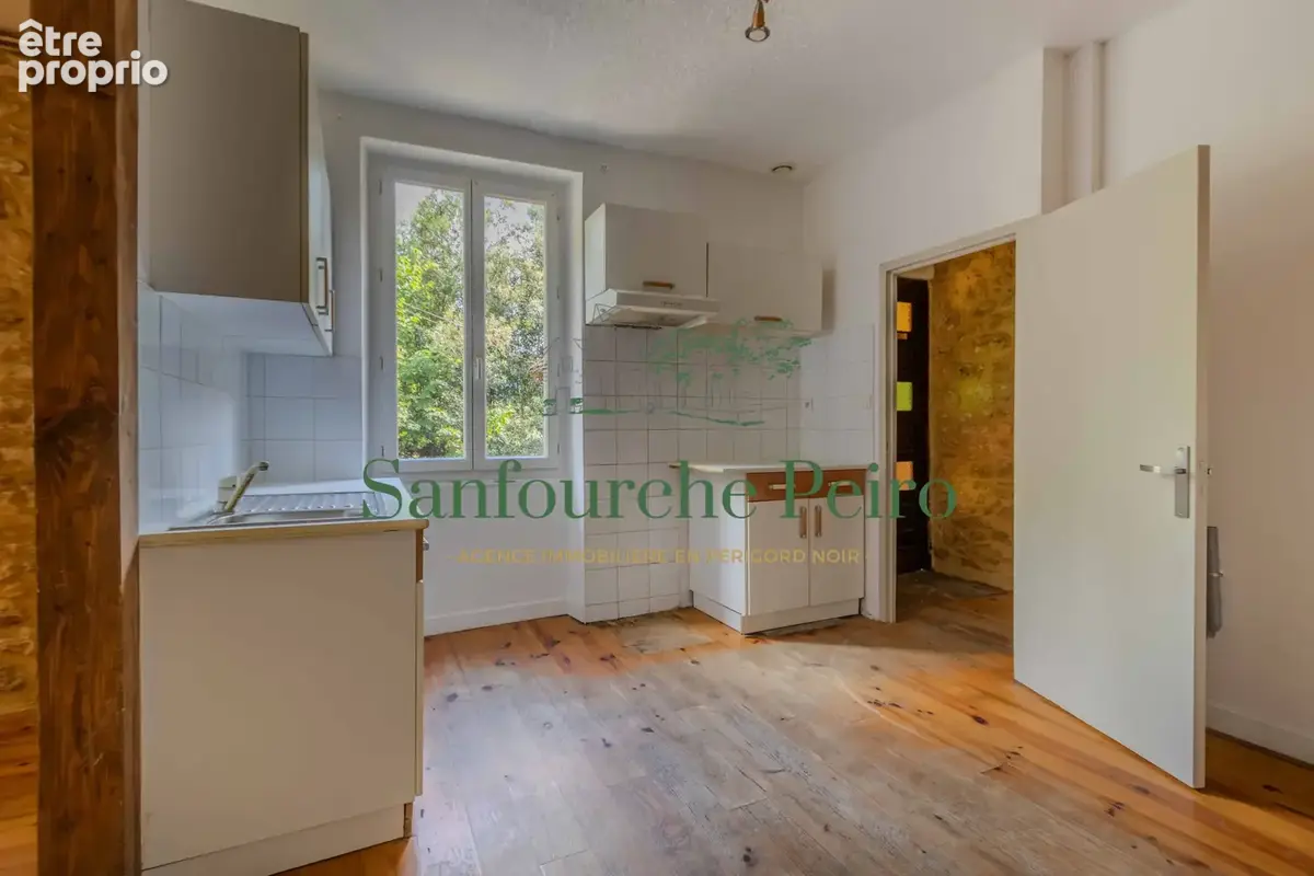 Au coeur du centre historique de Sarlat - Périgord noir -  Immeuble avec 3 appartements - photo 8