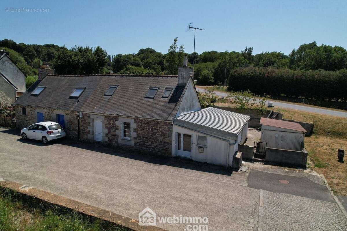 Maison 90 m² à Quemper-Guezennec  - photo 2