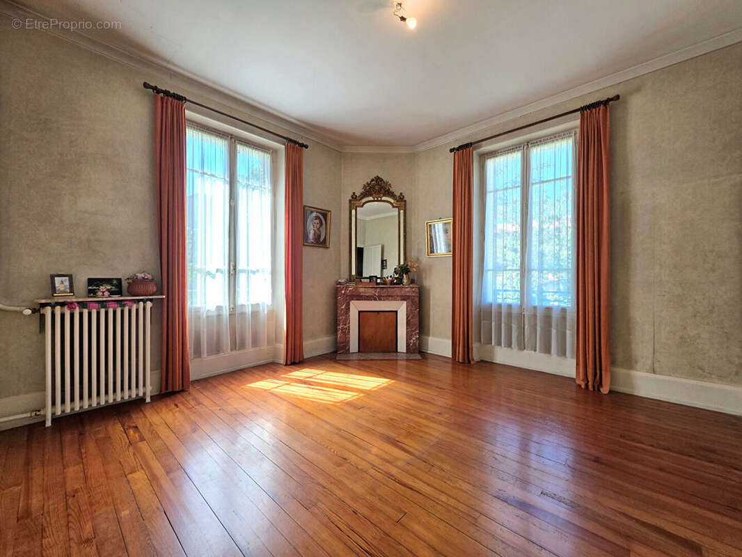 Maison à ROMANS-SUR-ISERE