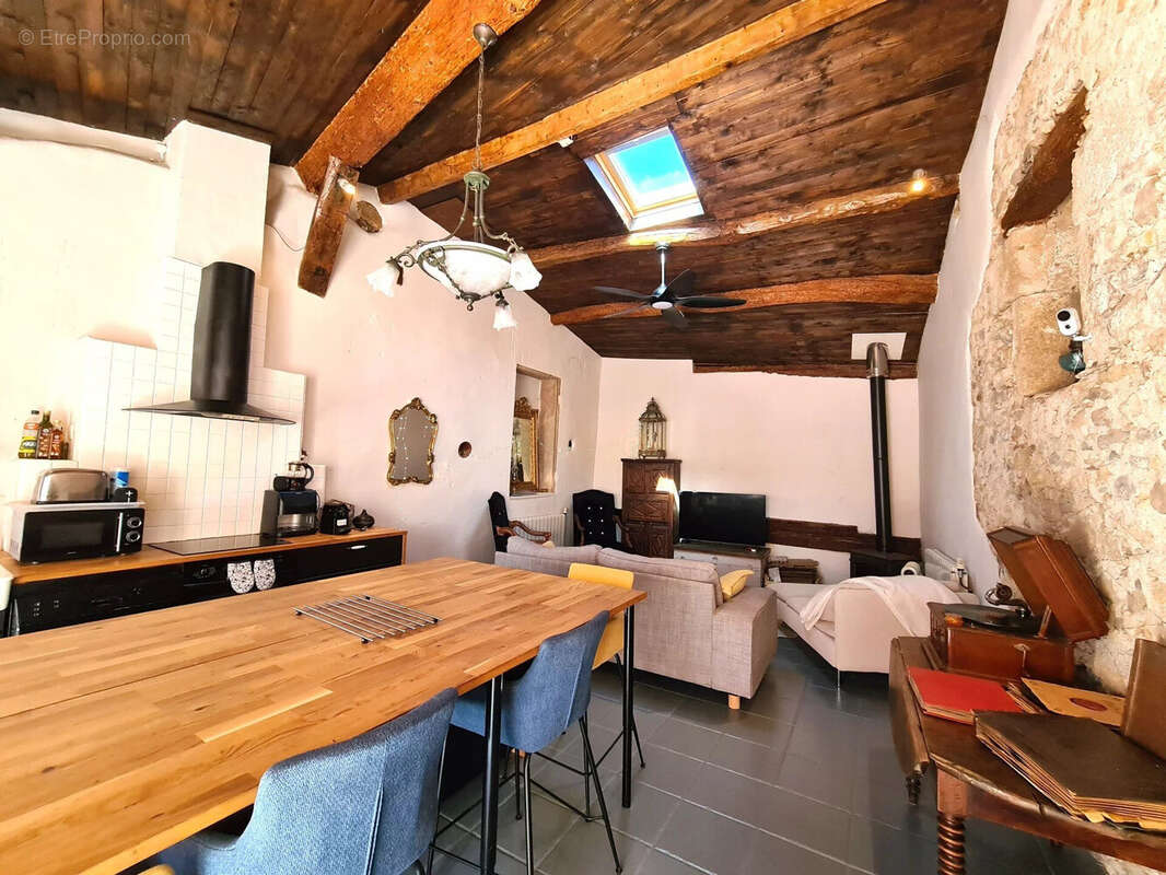 Maison 135 m² à Pouzolles  - photo 3