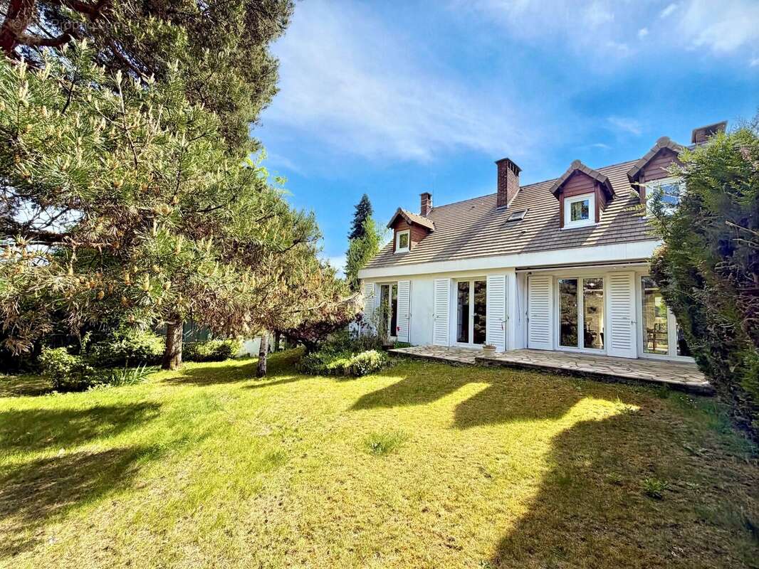 Maison à VERRIERES-LE-BUISSON