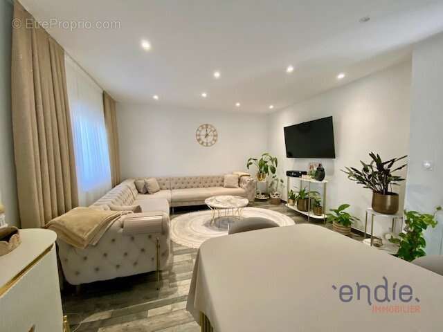 Maison à COLLONGES-LES-PREMIERES