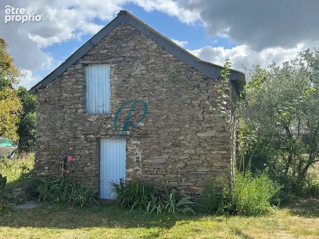 À vendre, Magnifique Manoir au Charme Indéniable de 254m2 avec dépendances et une entrée indépendante. - photo 16
