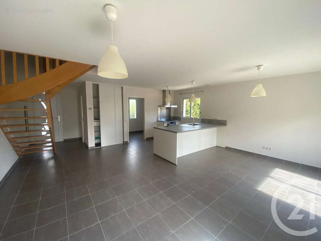 Maison à L&#039;ISLE-D&#039;ESPAGNAC