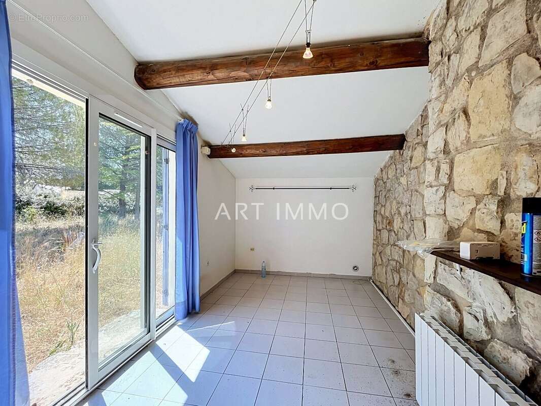 Maison de plain pied a rafraichir en zone uc - photo 12