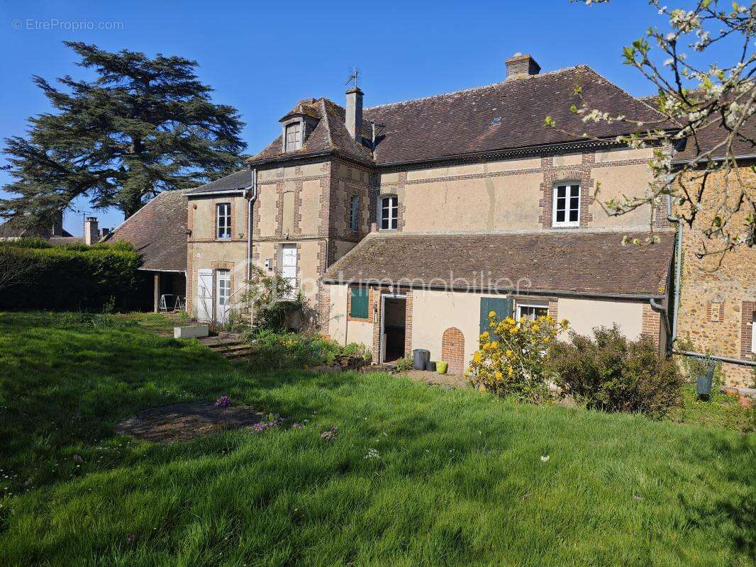 Maison à SAINT-MAURICE-LES-CHARENCEY
