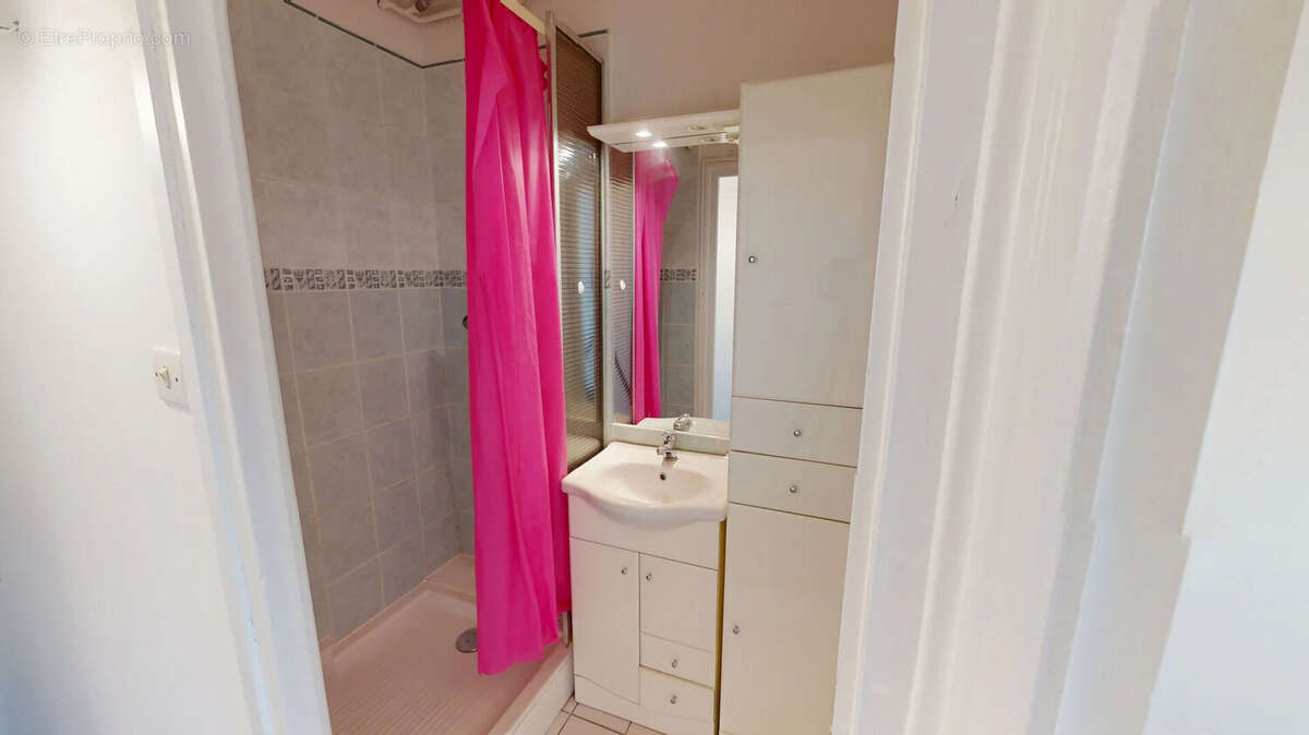 Appartement à SAINT-MARTIN-D'HERES