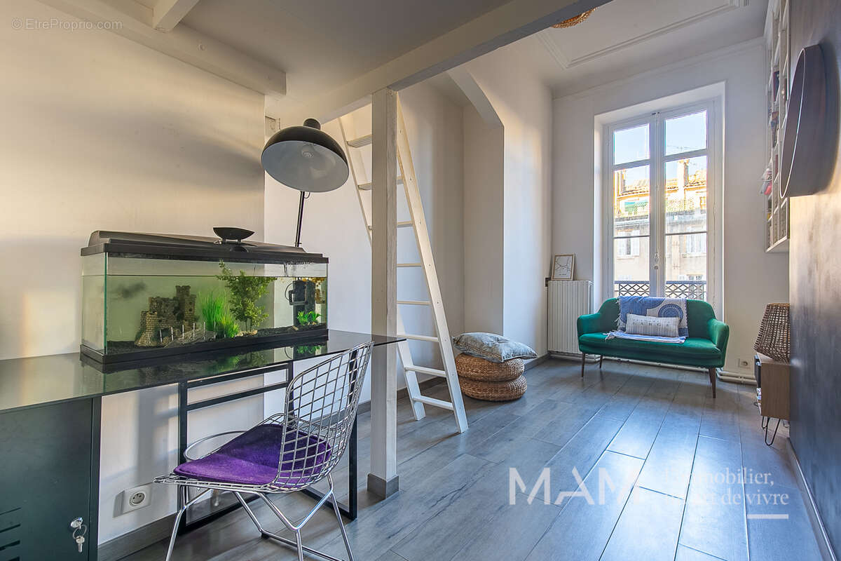 Appartement à MARSEILLE-6E