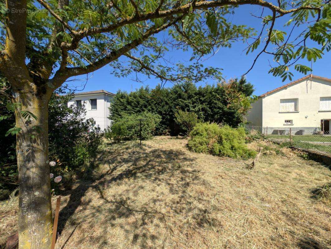 Riorges — Maison T4 avec terrain de 439 m² et garage (42) - photo 5