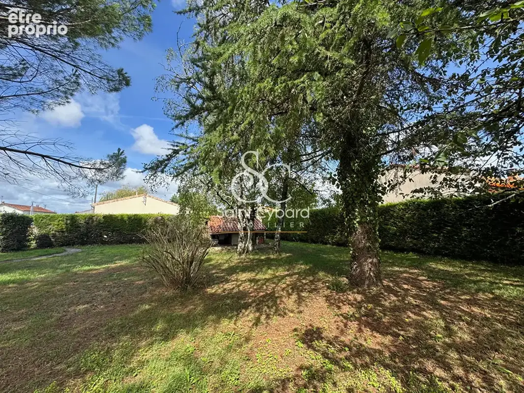 Maison Voeuil et Giget - 3 chambres - photo 15