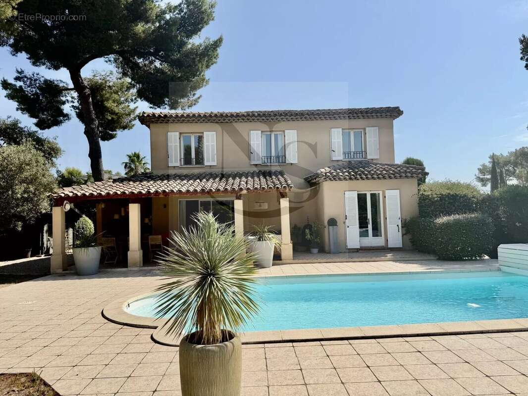 Maison à VELAUX