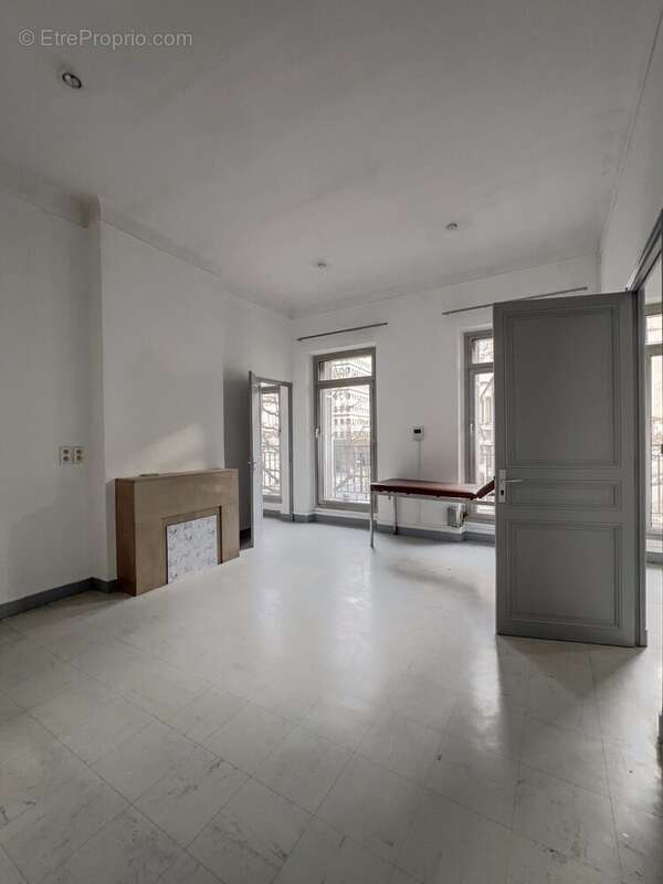 Appartement à MARSEILLE-1E