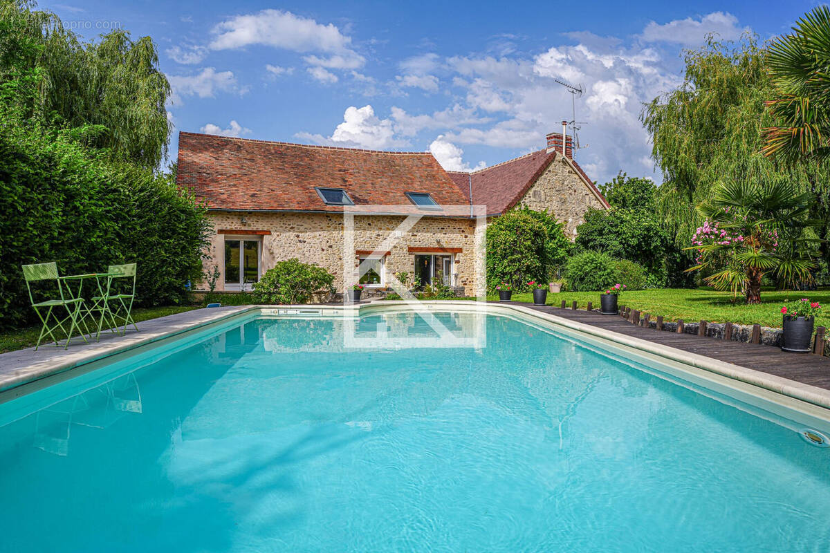Maison à CONLIE