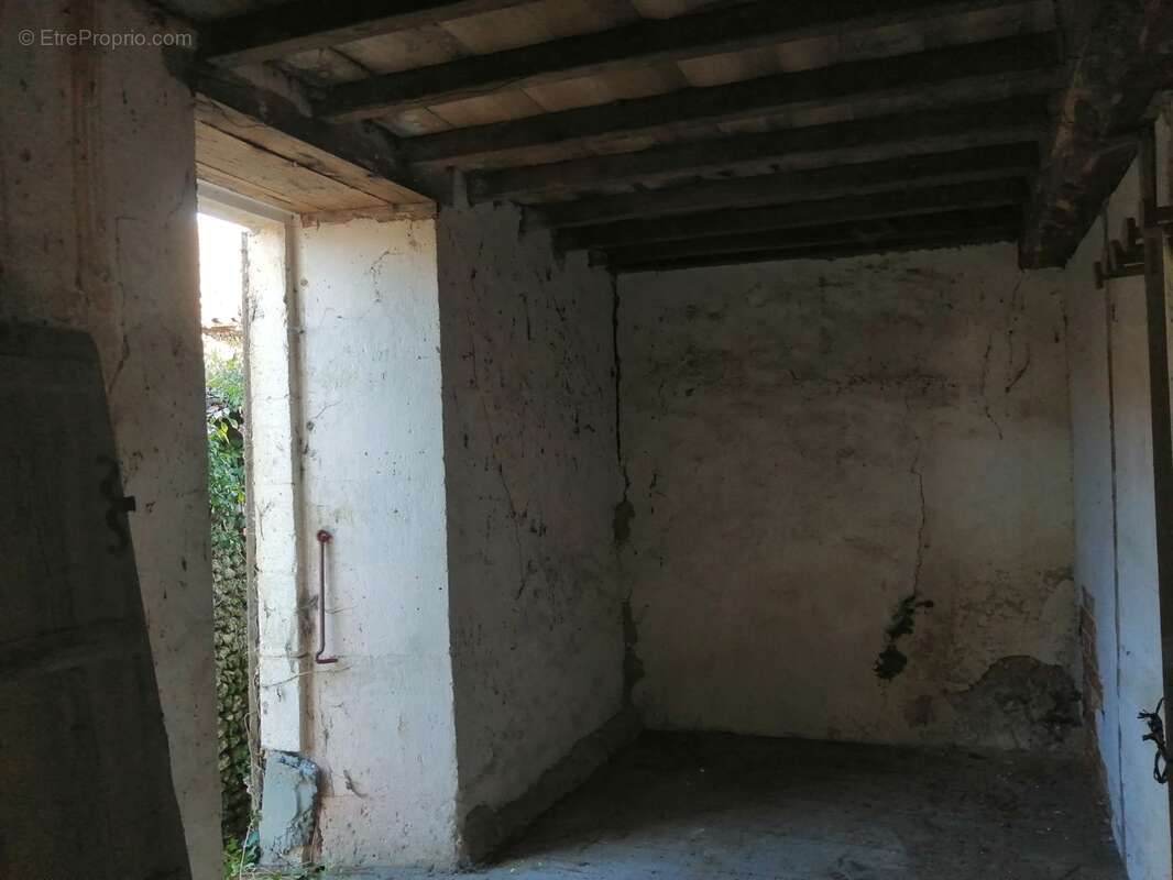 Appartement à MONTIGNAC-LE-COQ