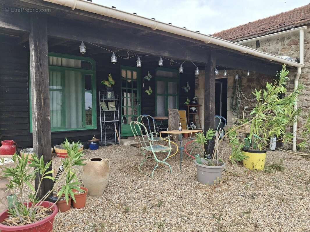 Maison, grange, atelier, hangar et terrain offrant une vue imprenable - photo 9