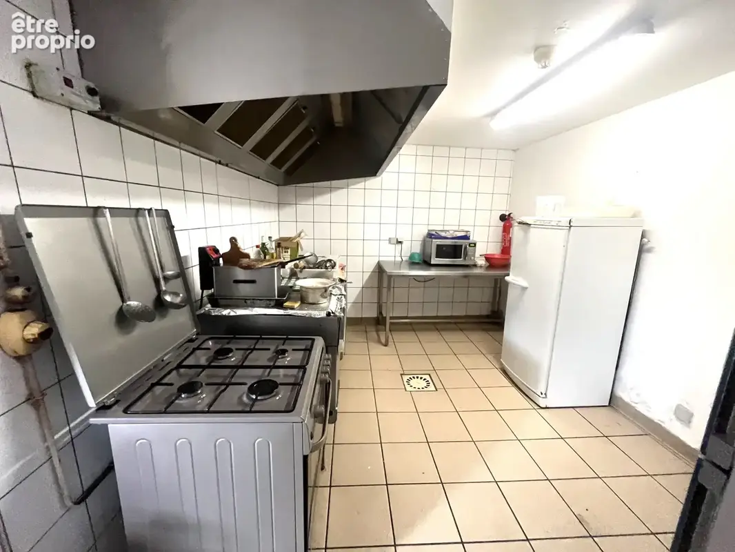 Centre d'Egliseneuve d'Entraigues Bar avec activité d’Hôtel-Restaurant - photo 8