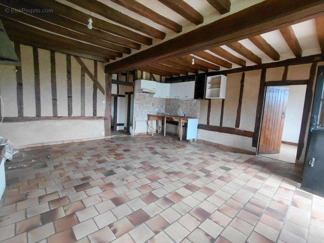 Maison en campagne à rénover, 125m² au sol, étang - photo 3