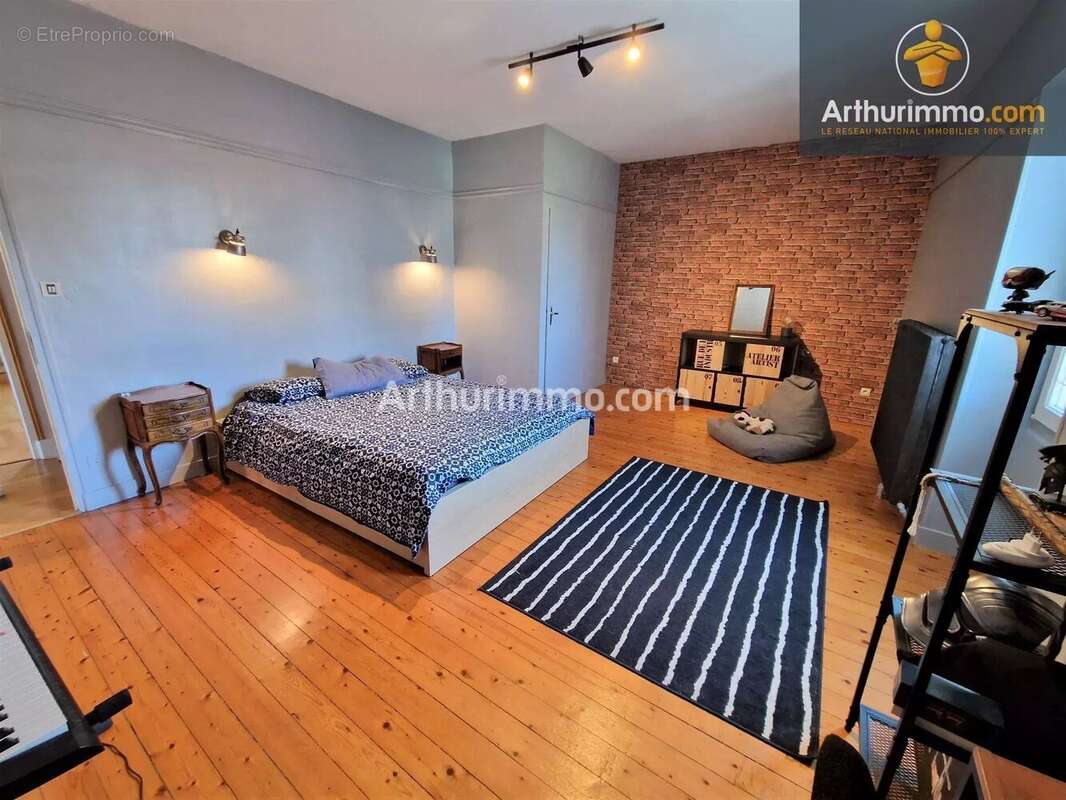 Maison à LONS-LE-SAUNIER