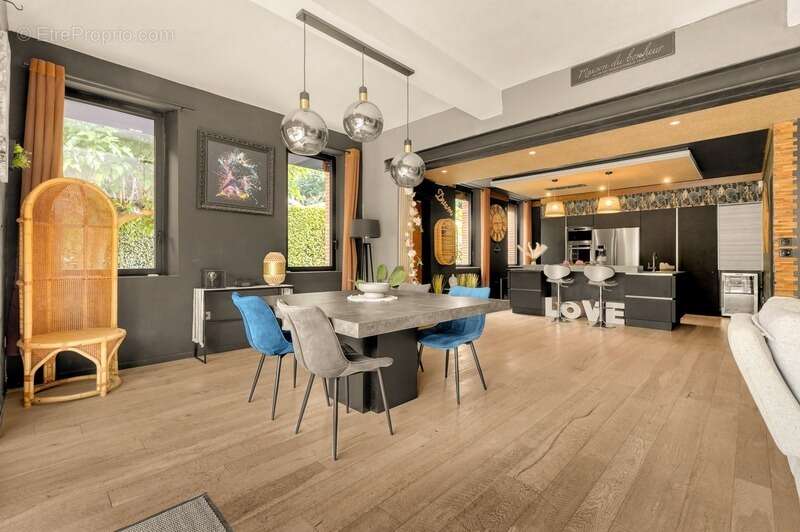 LAGRÂCE-DIEU – Charmante toulousaine familiale de 215 m² avec piscine sur un terrain de 1 500 m² - photo 9