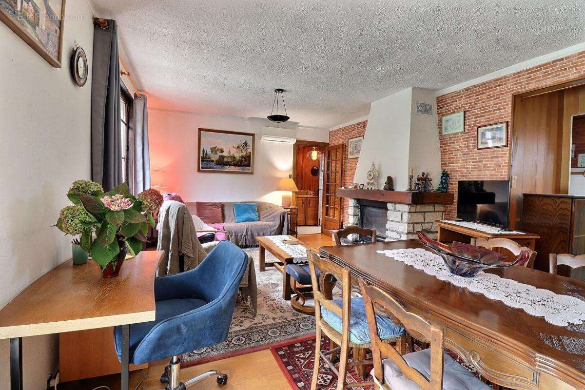 Maison à LA ROCHETTE