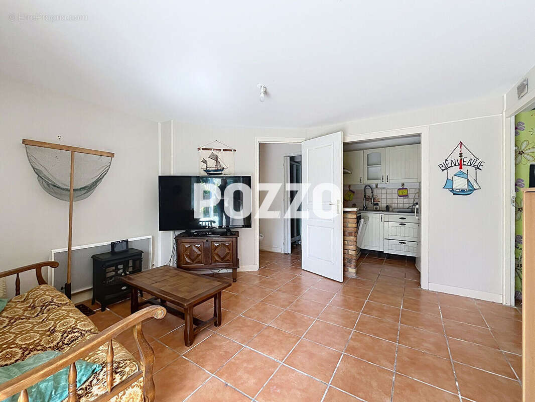 Appartement à DONVILLE-LES-BAINS