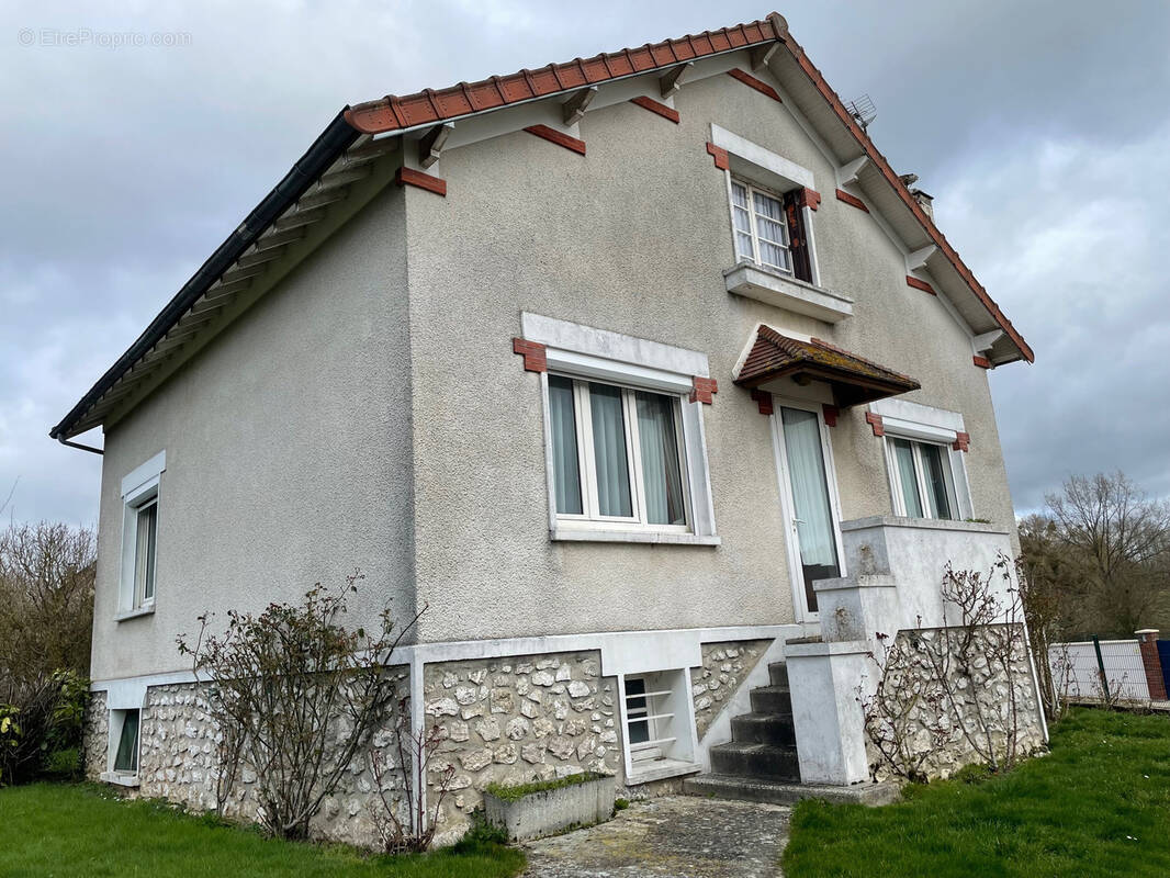 Maison à SAINT-MARTIN-DES-CHAMPS