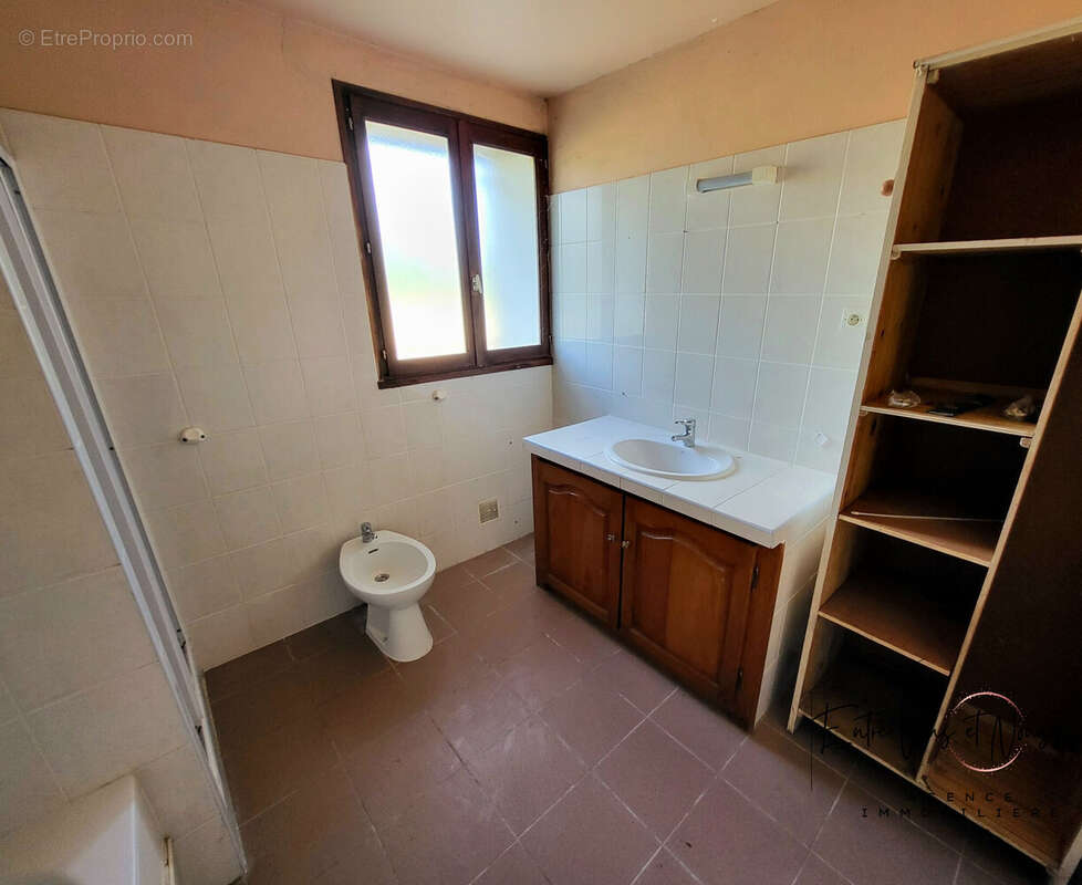 Maison 134 m² à Gajac  - photo 8