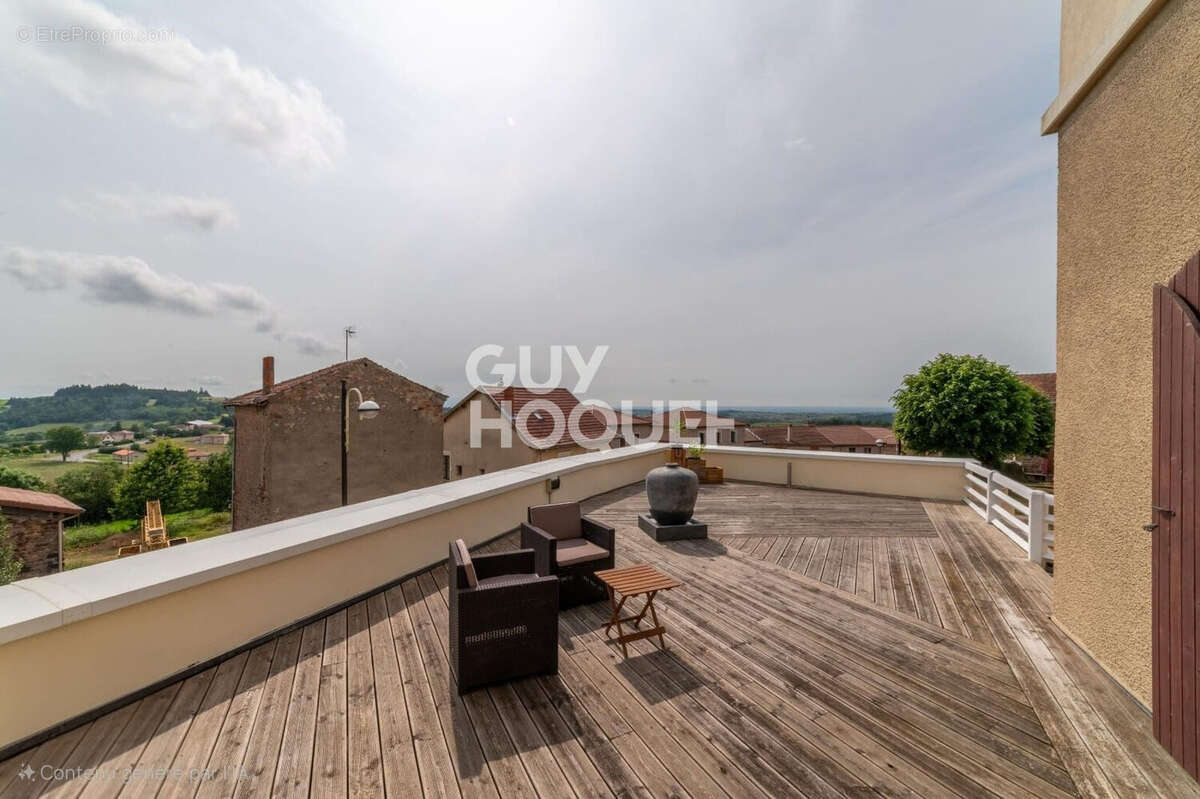 Maison à SAINT-POLGUES