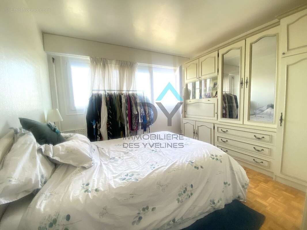 MARLY LE  ROI. Auguste Renoir. Appartement 3 pièces de 70 m² avec loggia de 14 m² - photo 4